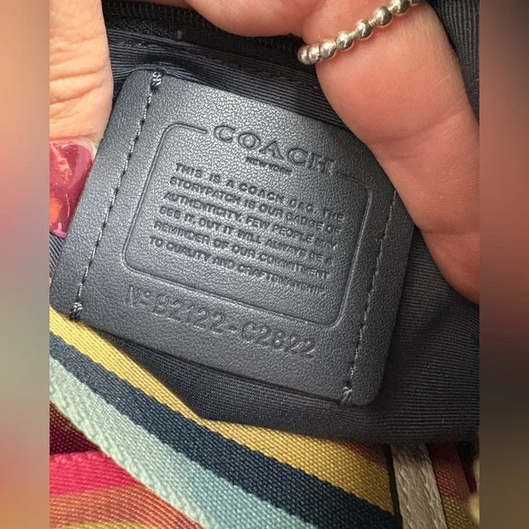 COACH DEMPSEY CAMERA BAG IN SIGNATURE JACQUARD WITH PATCH - Picture 3 of 12